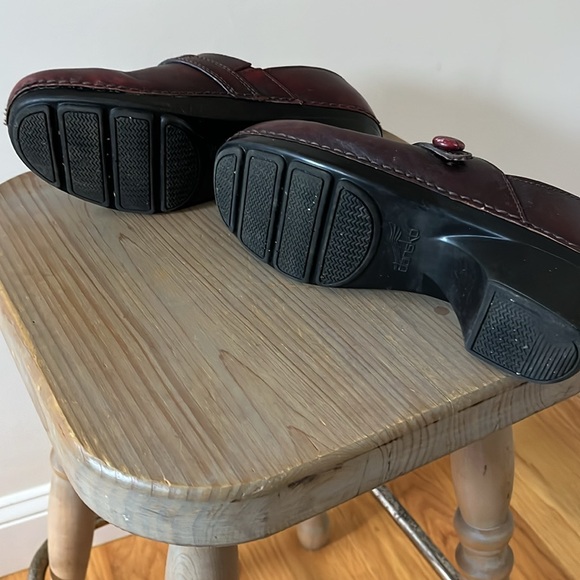 DANSKO Burgundy Leather Clogs - Picture 4 of 4